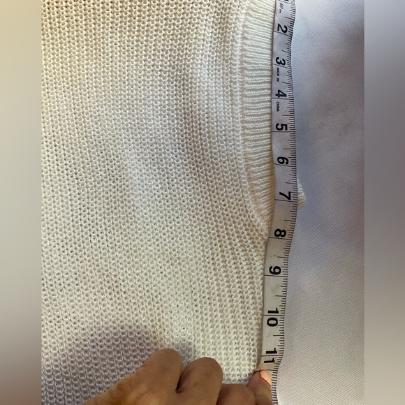 The Workshop, size M….. White Knit Sleeveless Top | The Workshop Size M - Picture 7 of 9